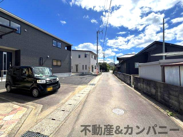 クレイドルガーデン東温市南方第2-1号棟　東温市南方の新築戸建の前面道路含む現地写真|前面道路含む現地写真です