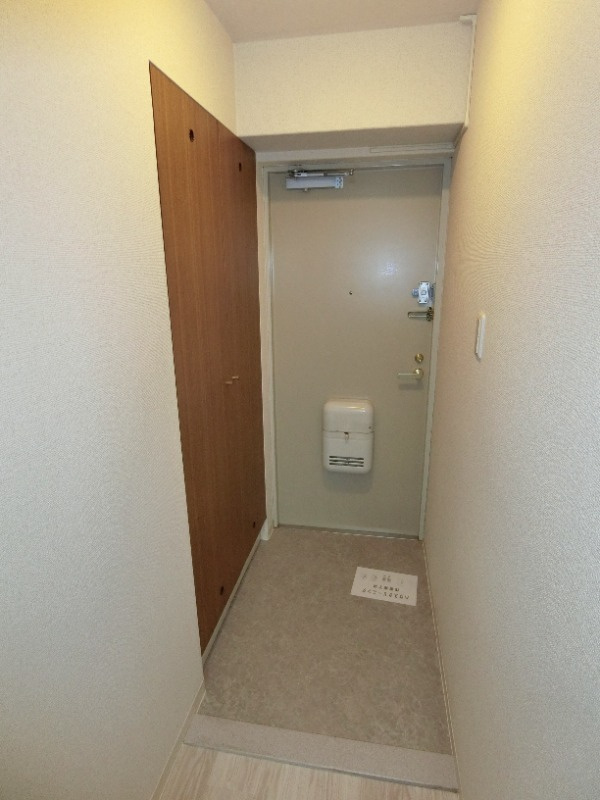 メイプル稲毛の玄関