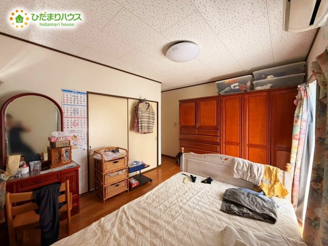 日立市大沼町3丁目　中古戸建の寝室|主寝室は、ベッドの他にもパソコンデスクやドレッサーなども置けちゃいます(*^-^*)
