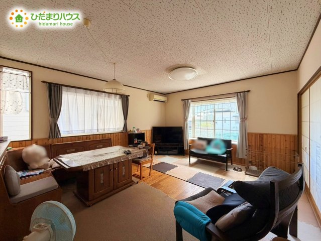 日立市大沼町3丁目　中古戸建の居間・リビング|南向きのリビングではぽかぽかの日差しが感じられます☆彡