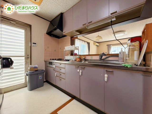 日立市大沼町3丁目　中古戸建のキッチン|家族と会話しながら料理できるオープンカウンター♪