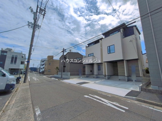【前面道路含む現地写真】