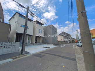 【前面道路含む現地写真】