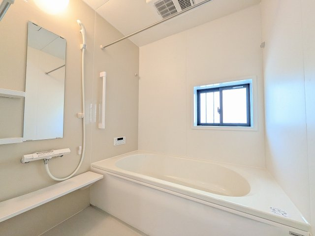 八王子市　弐分方町　新築一戸建て　１１期の浴室|～のびのびくつろげるバスルーム　１日の締めくくりに癒やしのバスタイムを～