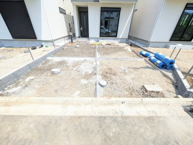 八王子市　弐分方町　新築一戸建て　１１期の駐車場|～並列2台駐車可能カースペース～
