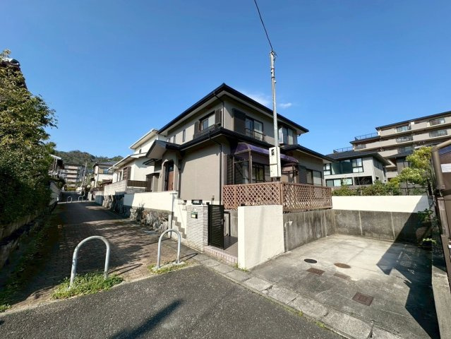 大枝北沓掛町３丁目の外観|『即ご入居可能！』
令和6年12月に水回り一新などリフォーム済！安心して新生活がスタートできそうですね！（R8.4撮影）