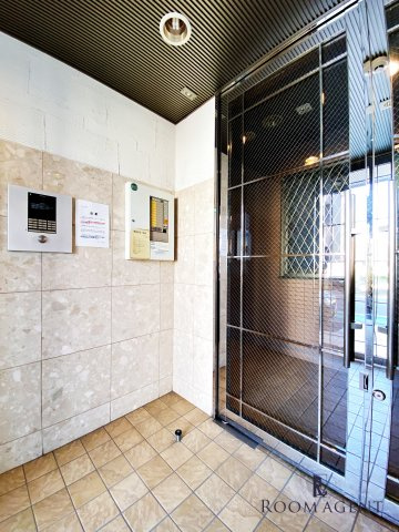 グレーシア名駅南のエントランス