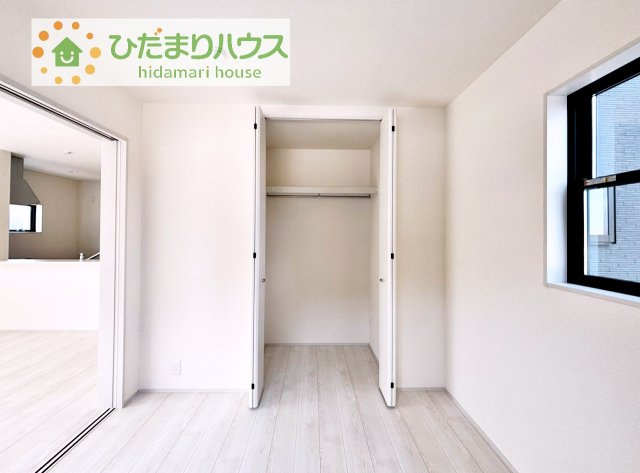 【収納】 | かすみがうら市下稲吉2期　新築戸建　8号棟 | 全室にクローゼットが付いていて、お部屋の住空間もスッキリ広々使えそうです(^^)