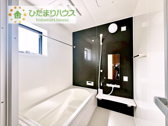 【浴室】 | かすみがうら市下稲吉2期　新築戸建　8号棟 | 今日も１日お疲れでした。広いお風呂で疲れを癒してください、、、♡