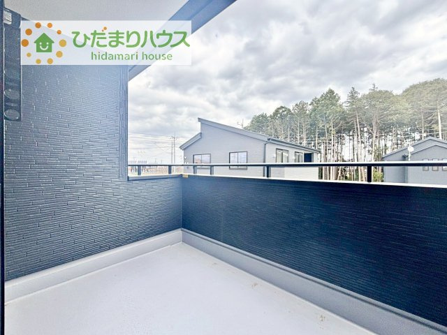 【バルコニー】 | かすみがうら市下稲吉2期　新築戸建　8号棟 | 広々としたバルコニー。お洗濯物もぜーんぶ干せちゃいます！！