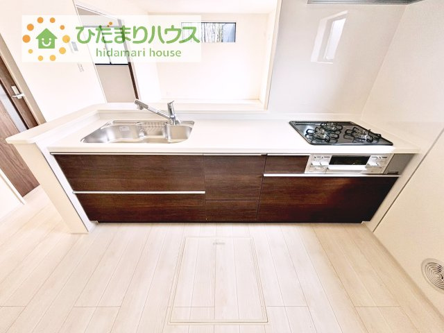 【キッチン】 | かすみがうら市下稲吉2期　新築戸建　8号棟 | 3口コンロでお料理する時間も短くなりそうですね(*‘∀‘)