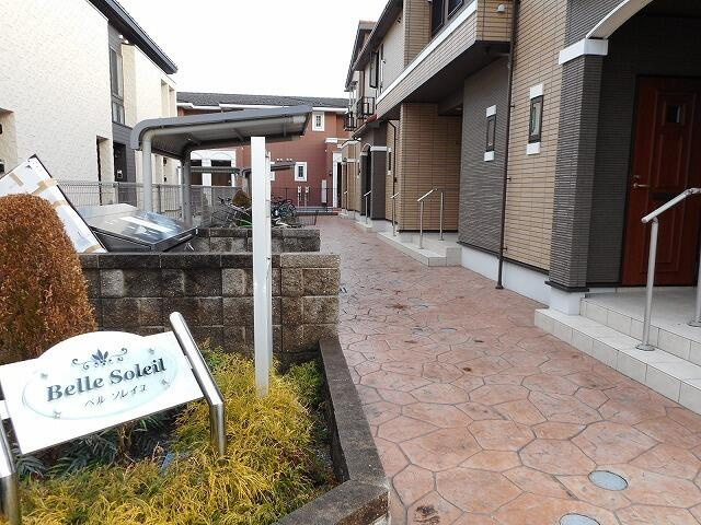 調布市調布ケ丘３丁目のアパートのエントランス