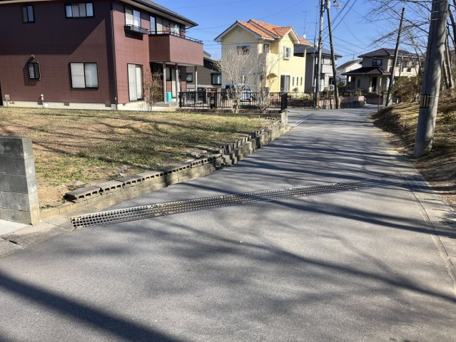 金山町朝日台売土地の前面道路含む現地写真