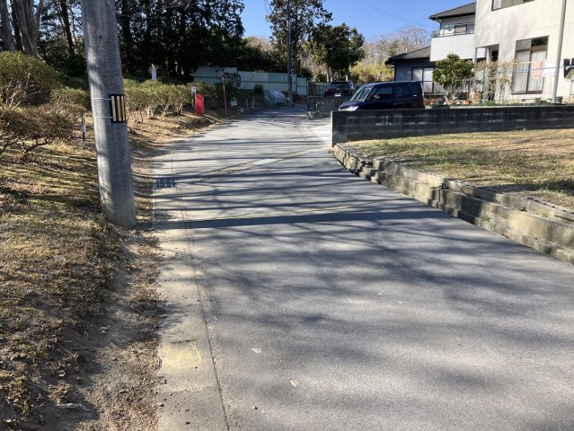 金山町朝日台売土地の前面道路含む現地写真