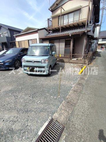 サニーハウス町並の駐車場