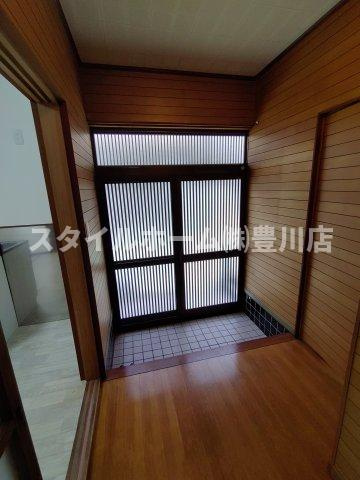 サニーハウス町並の玄関