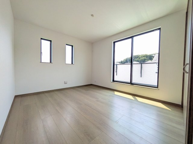 八王子市　弐分方町　新築一戸建て　１１期の寝室|～2階7.0帖の主寝室　ベッドなど大型家具のレイアウトもしやすい広さです～