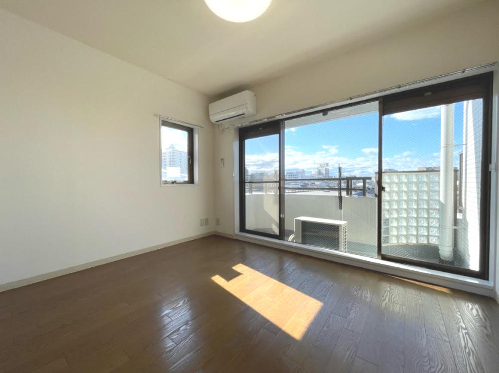 ウィンサム高円寺の居間・リビング