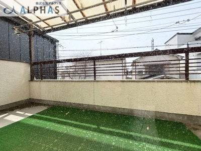 【バルコニー】 | 明石市貴崎五丁目　一戸建て | ■南西向きバルコニーにつき採光・通風良好です♪

