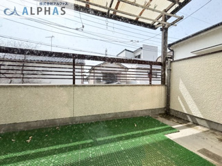 【バルコニー】 | 明石市貴崎五丁目　一戸建て | ■南西向きバルコニーにつき採光・通風良好です♪