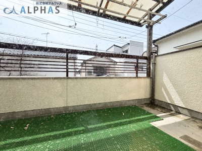 【バルコニー】 | 明石市貴崎五丁目　一戸建て | ■南西向きバルコニーにつき採光・通風良好です♪