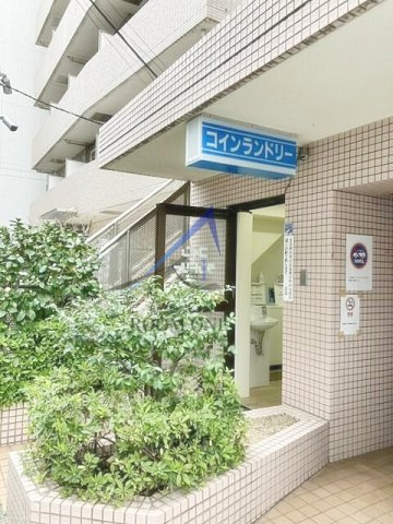 ローヤルガーデンのエントランス|エントランスです。