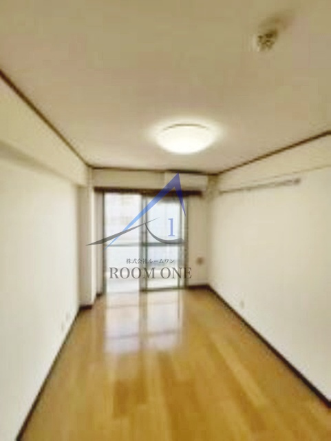 ローヤルガーデンの居間・リビング|洋室のお部屋です。