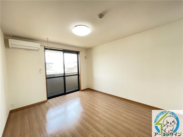 シェルル・ハナミズキの居間・リビング