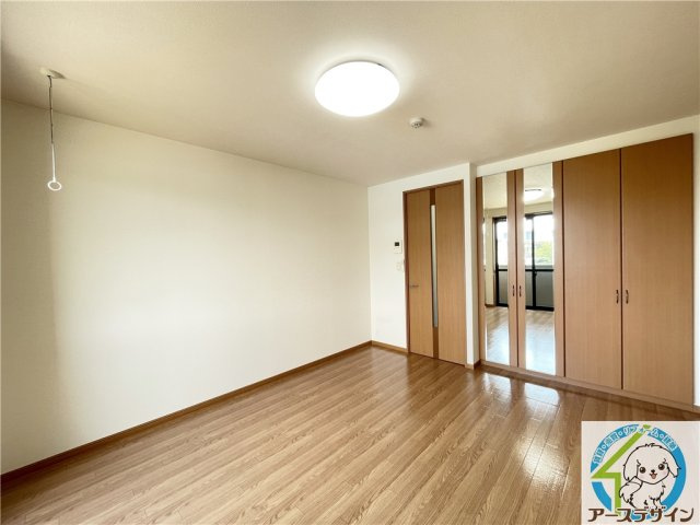 シェルル・ハナミズキの居間・リビング