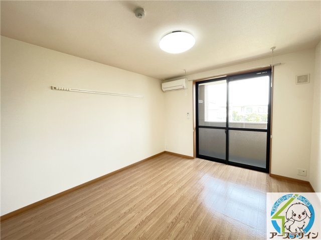 シェルル・ハナミズキの居間・リビング