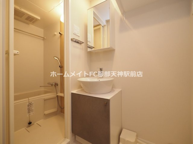 エスリードレジデンス ザ・グラン大阪福島クラスの独立洗面台