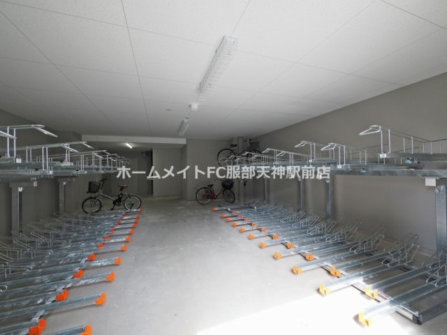 エスリードレジデンス ザ・グラン大阪福島クラスの駐車場