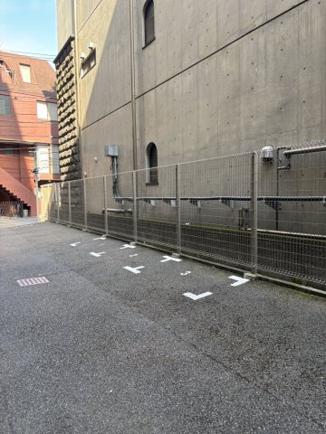 【その他共用部分】 | ルミークアン本郷 | バイク置き場
