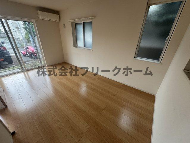 三鷹市北野１丁目のタウンの居間・リビング