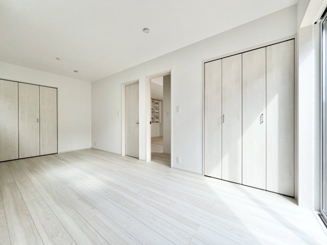 ブルーミングガーデン 磐田市東新町2丁目 1期1号棟の洋室|９帖の洋室！！
仕切りを入れれば２部屋に変更可能です！！