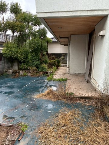 宇多津町岩屋　RC造5SLDKリフォーム戸建の庭|リフォーム前（2026.4）