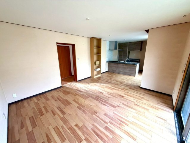 宇多津町岩屋　RC造5SLDKリフォーム戸建の居間・リビング|リフォーム後（2026.7.7)