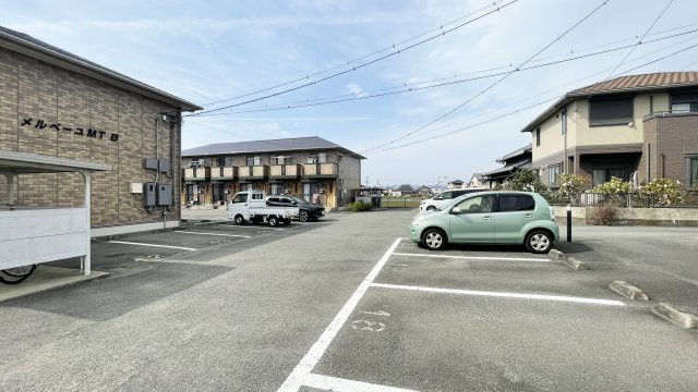 メルベーユ　ＭＴ　B棟の駐車場