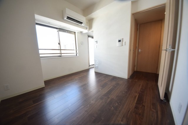 スプランディッド難波元町DUEの居間・リビング|スプランディッド難波元町DUE　洋室