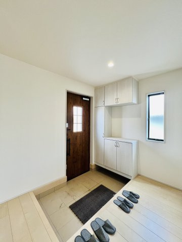 前橋小屋原の玄関|着脱もスムーズにできる広々玄関♪