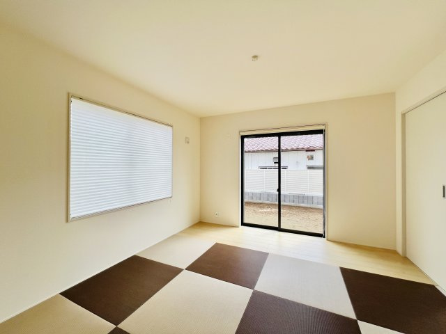 前橋小屋原の和室|リビングに隣接する和室は、キッズスペースや家事スペースとしても♪