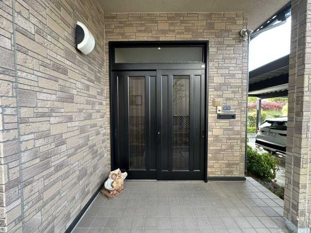 若葉台北　中古戸建の玄関
