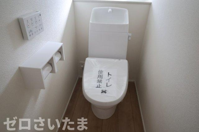 《仲介手数料無料》上尾市大字瓦葺2124新築一戸建てリナージュのトイレ|1階