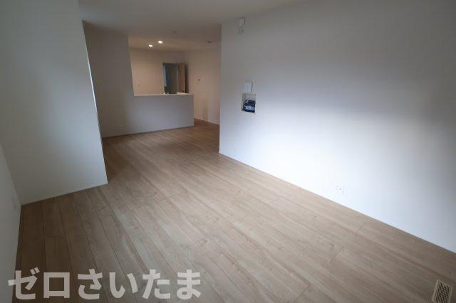 《仲介手数料無料》上尾市大字瓦葺2124新築一戸建てリナージュの居間・リビング
