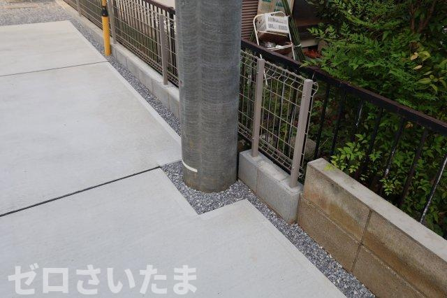 《仲介手数料無料》上尾市大字瓦葺2124新築一戸建てリナージュの外観|敷地内に電柱が入っています。
