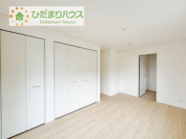 【寝室】 | 下妻市高道祖第4　新築戸建　 | 大きなベッドを置いても余裕の広さの主寝室♪