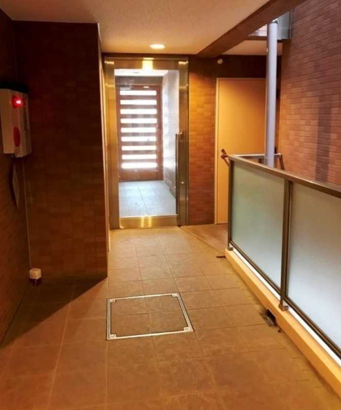 ペルレ世田谷　駅近　オートロック　南東角部屋のエントランス