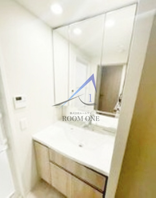 デュオヴェール赤羽ＦｏｒｅｓｔＣｏｕｒｔの洗面所|独立洗面台です。