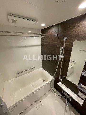 稲城市百村の賃貸マンションの浴室