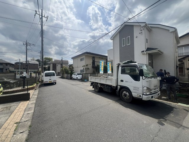 日野栄町3丁目の前面道路含む現地写真